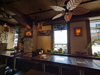 <サンアロハ>店内の様子 日本大通り駅周辺のハワイアン--サンアロハ
