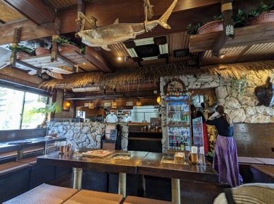 <サンアロハ>店内の様子 日本大通り駅周辺のハワイアン--サンアロハ