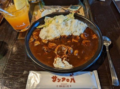 <サンアロハ>料理 日本大通り駅周辺のハワイアン--サンアロハ
