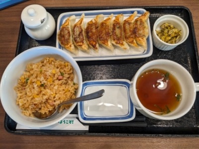<リンガーハット>ぎょうざ7個定食+半チャーハン 海浜幕張駅の長崎ちゃんぽん--リンガーハット 千葉海浜幕張店