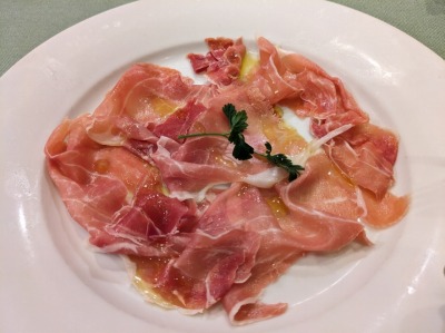<マンマパスタ>スペイン産生ハム 金沢文庫駅のイタリアン--マンマパスタ 金沢文庫店