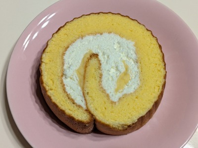 <シャトレーゼ>ロールケーキ 成瀬駅のケーキ--シャトレーゼ 町田成瀬店
