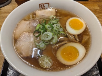 <喜多方ラーメン 坂内>味玉ラーメン 金沢文庫駅の喜多方ラーメン--喜多方ラーメン 坂内 金沢文庫店