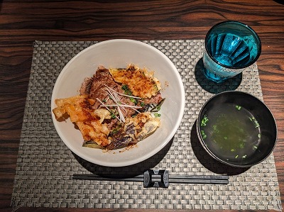 <らいむらいと>特製ステーキ丼 市ヶ谷駅のステーキハウス--らいむらいと 市ヶ谷本店