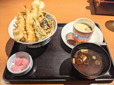<和食さと>真穴子と海老の上天丼 上野芝駅のファミレス--和食さと 上野芝店