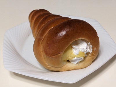 <ポンパドウル>各種パン 新橋駅のパン屋さん--ポンパドウル 銀座店