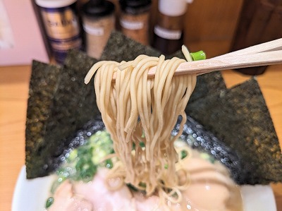 <がっとん>MAXラーメン 多摩境駅の九州とんこつラーメン--がっとん 多摩境店