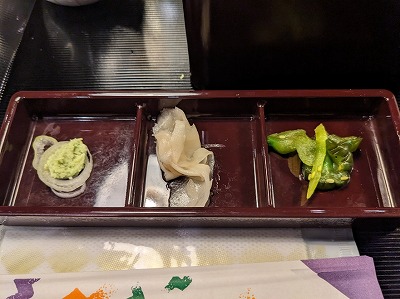<鰻の成瀬>うな重(梅) 源道寺駅のうなぎ--鰻の成瀬 アクロスプラザ富士宮店
