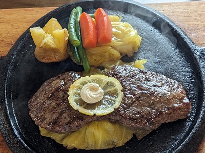 <シャーロックホームズ>ステーキランチ 西武立川駅のハンバーグ&ステーキ--シャーロックホームズ 立川店