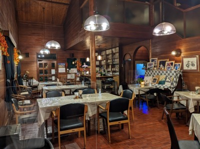 <コーナーハウス>店内の様子 河口湖駅周辺の洋食--コーナーハウス