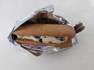 <六花亭>バターサンド 苫小牧駅周辺のケーキ--六花亭 イオン苫小牧店