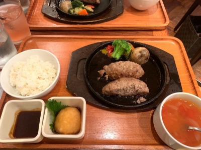 �������܂�n���o�[�O,�Z�u���p�[�N�V��