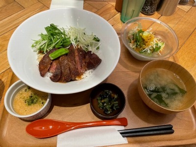 <おぼんdeごはん>ごはん 博多駅周辺の和食--おぼんdeごはん KITTE博多店