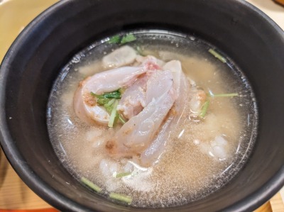 <えん>鯛だし茶漬け 新橋駅のだし茶漬け--えん ウィング新橋店
