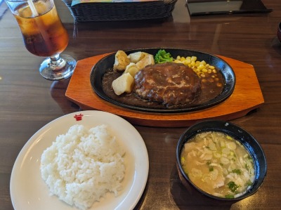 <肉の万世>キングハンバーグランチ 南与野駅周辺の洋食・肉料理--肉の万世 北浦和店