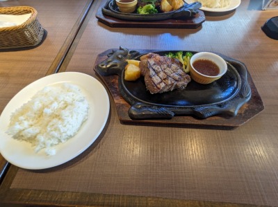 <フォルクス>サーロインステーキランチ150g 鬼越駅周辺のステーキ&ハンバーグ--フォルクス 市川ニッケ店