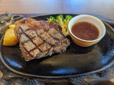 <フォルクス>サーロインステーキランチ150g 新橋駅のステーキ&ハンバーグ--フォルクス 新橋店