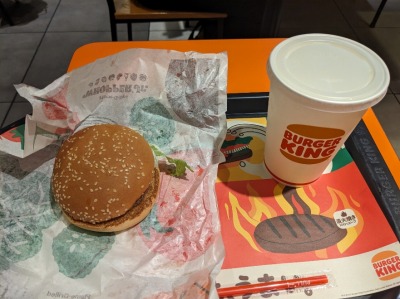<バーガーキング>ワッパーチーズJr. 弁天町駅周辺の直火焼ハンバーガー--バーガーキング 大阪ベイタワー店
