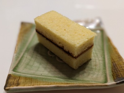 <六花亭>バターケーキ 環状通東駅周辺のケーキ--六花亭 イオンモール札幌苗穂店