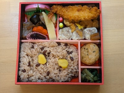 <崎陽軒>お赤飯弁当 蒲田駅周辺の中華弁当--崎陽軒 グランデュオ蒲田店