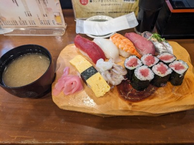 <いなせ寿司>ランチにぎり 弘明寺駅周辺の寿司--いなせ寿司 弘明寺店