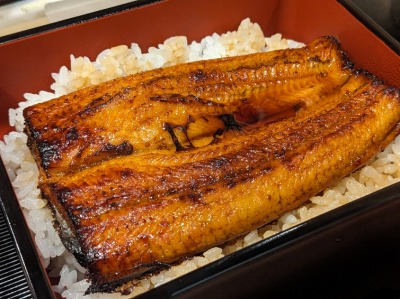 <鰻の成瀬>うな重(梅) 河口湖駅周辺のうなぎ--鰻の成瀬 フォレストモール富士河口湖店