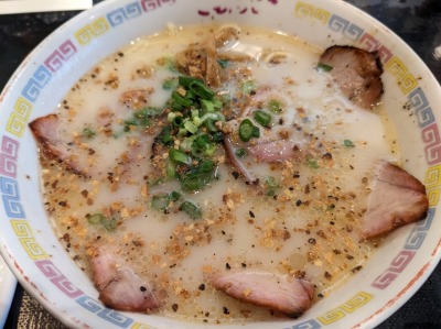 <こむらさき>チャーシューラーメン 通町筋駅の熊本ラーメン--こむらさき 上通中央店
