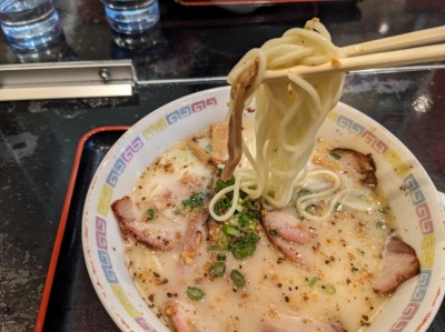 <こむらさき>チャーシューラーメン 通町筋駅の熊本ラーメン--こむらさき 上通中央店