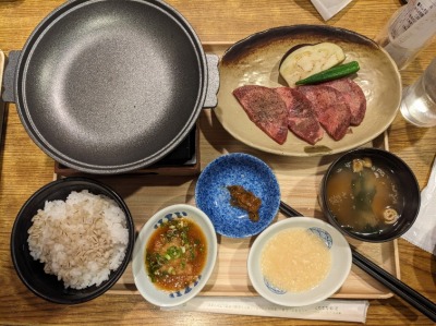 <夢庵>厚切り牛タン焼き肉御膳 新羽駅周辺の和食ファミレス--夢庵 港北新羽駅前店