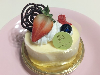 <プチ・フルール>ケーキいろいろ 上大岡駅周辺のケーキ--プチ・フルール 上大岡本店