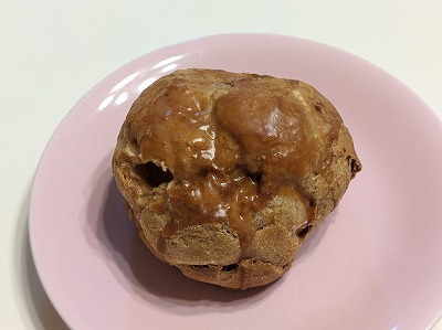 <ビアードパパ>森永ミルクキャラメルシュー 鶴橋駅周辺のシュークリーム--ビアードパパ 近鉄鶴橋駅店