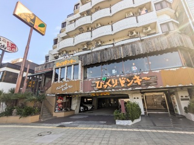 <びっくりドンキー>お店外観 雑色駅周辺のハンバーグ--びっくりドンキー 東六郷店