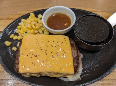 <ココス>ビーフハンバーグステーキ 鴻巣駅周辺のファミレス--ココス 鴻巣本町店