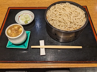 ����  �c����