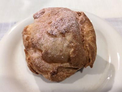 <ビアードパパ>贅沢いちご 四日市駅周辺のシュークリーム--ビアードパパ 近鉄四日市駅店