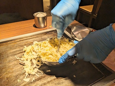 <鶴橋風月>風月焼き 鶴橋駅のお好み焼き・焼きそば--鶴橋風月 本店