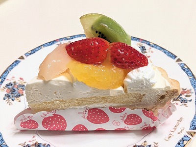 <不二家>苺とフルーツのカスタードパイ 船引駅周辺のケーキ--不二家 ふねひきパーク店