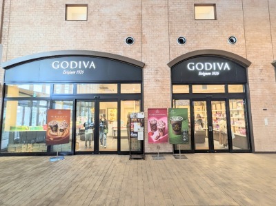 �����Y�w���ӂ̃`���R���[�g--�S�f�B�o�@�O��A�E�g���b�g�p�[�N�؍X�ÓX