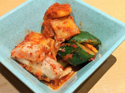 <焼肉きんぐ>キムチ 梶が谷駅の焼肉--焼肉きんぐ 川崎高津店