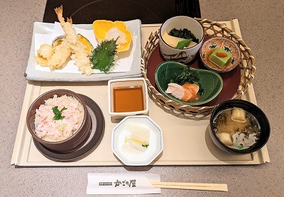 �����̉��@��^���{�X