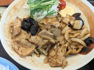 <山田うどん食堂>スタミナ焼肉定食 越谷レイクタウン駅の定食--山田うどん食堂 柿木店