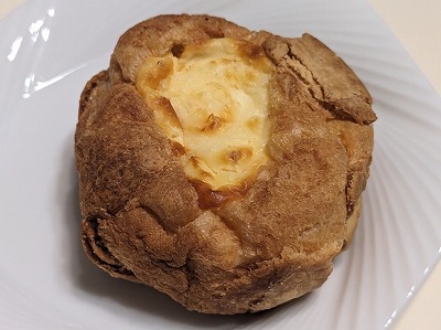 <ビアードパパ>焼きチーズケーキシュー 大日駅周辺のシュークリーム--ビアードパパ イオンモール大日店