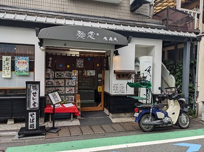 �L�y��