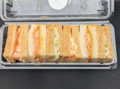 <タリーズコーヒー>3種のデリ風サラダサンド 烏丸駅周辺のカフェ--タリーズコーヒー 四条烏丸京都三井ビル店