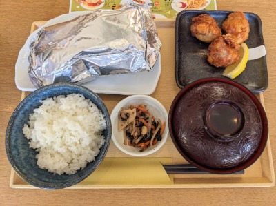 <ココス>包み焼きハンバーグ膳 鈴鹿駅周辺のファミレス--ココス 鈴鹿中央店
