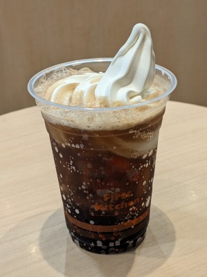 <ウェンディーズ・ファーストキッチン>コーラフロート 五反田駅周辺のハンバーガー--ウェンディーズ・ファーストキッチン 五反田東口店