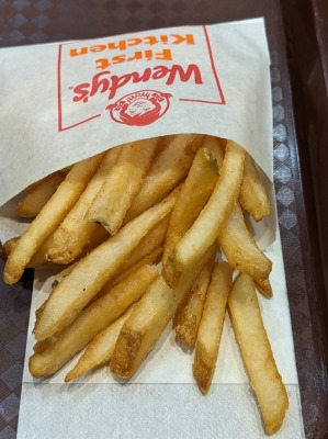 <ウェンディーズ・ファーストキッチン>ポテト 用賀駅周辺のハンバーガー--ウェンディーズ・ファーストキッチン 用賀店