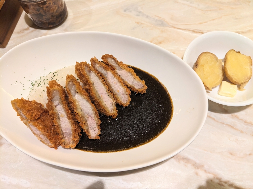 <ボングー>安曇野げんき豚のカツカレー 新宿駅周辺のカレー--ボングー NEWoMan新宿店