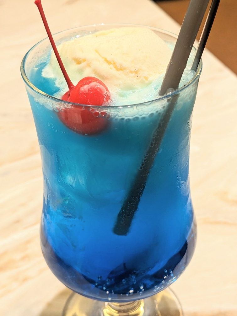 <ボングー>クリームソーダ 新宿駅周辺のカレー--ボングー NEWoMan新宿店