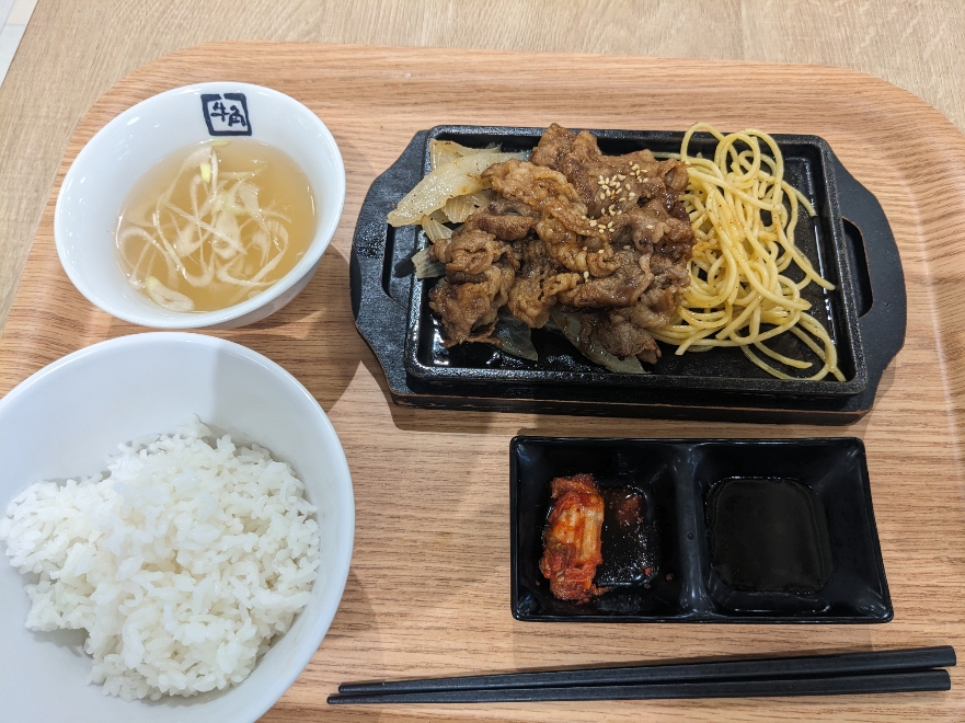 <牛角焼肉食堂>牛カルビ焼き定食 苫小牧駅周辺の焼肉定食--牛角焼肉食堂 イオンモール苫小牧店